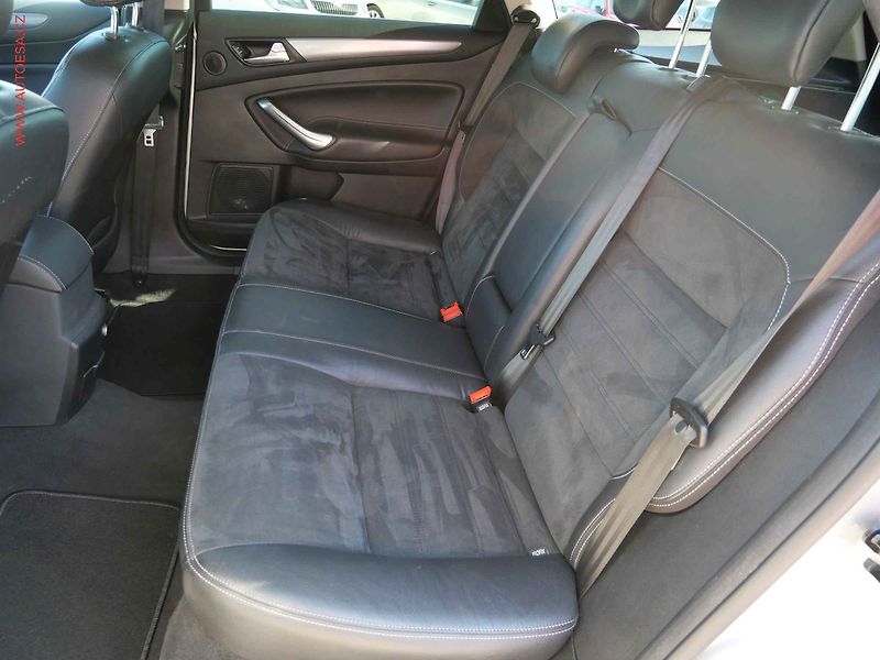 Ford Mondeo (2010) 2.0 TDCI, AT, navi, xenon - fotka 10 z 21