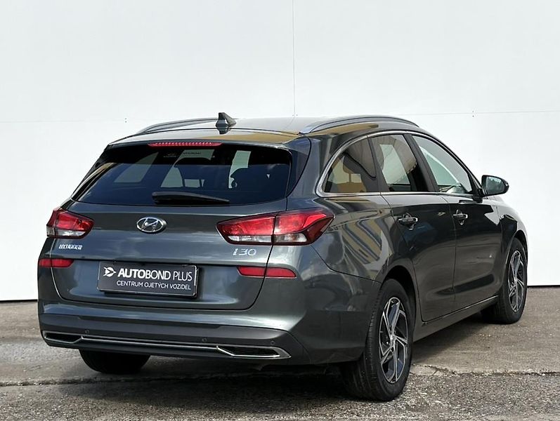 Hyundai i30 1.5 T-GDI 117kW Family SMART - fotka 2 z 20