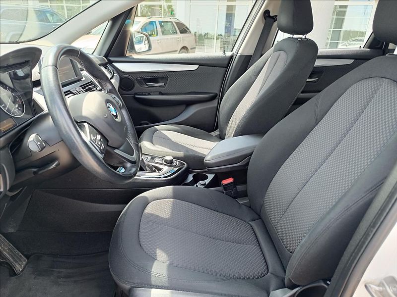 BMW Řada 2 1,5 218i Automat Active tourer - fotka 7 z 14