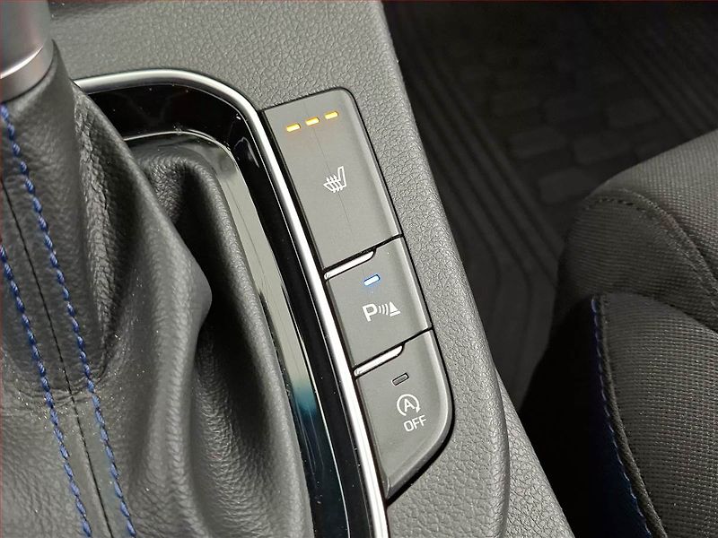 Hyundai i30 (2019) 1.4 T-GDI, Automat, Serv.kniha - fotka 19 z 23