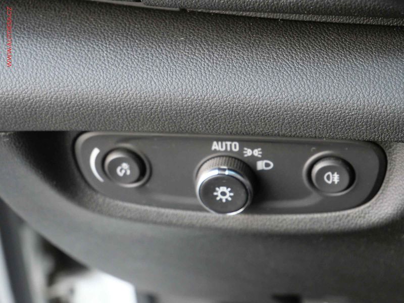 Opel Insignia (2019) 2.0 CDTi, Ultimate, AT, LED - fotka 24 z 26