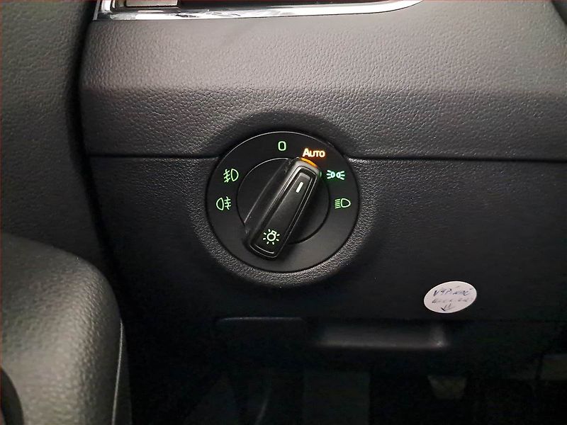 Škoda Octavia (2018) Ambition 1.4 TSI, Tempomat - fotka 16 z 23