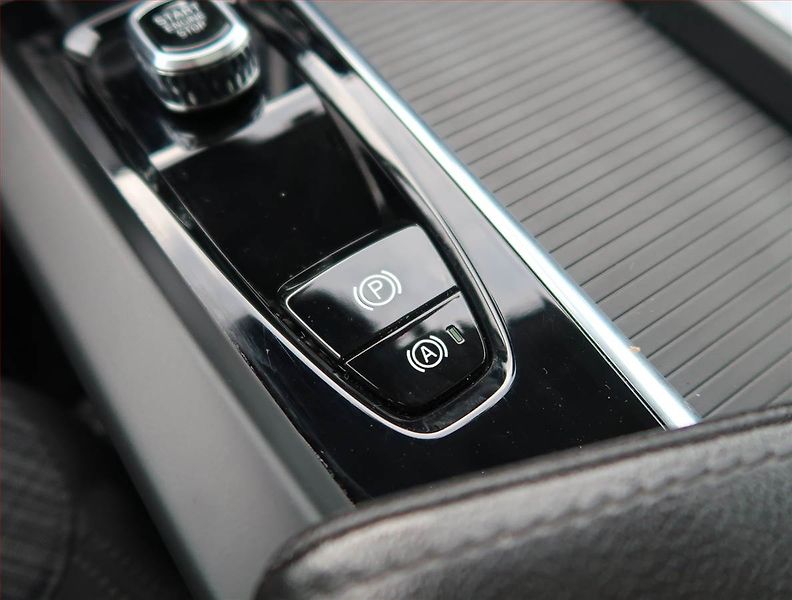 Volvo XC60 (2022) T6 Recharge - fotka 24 z 29