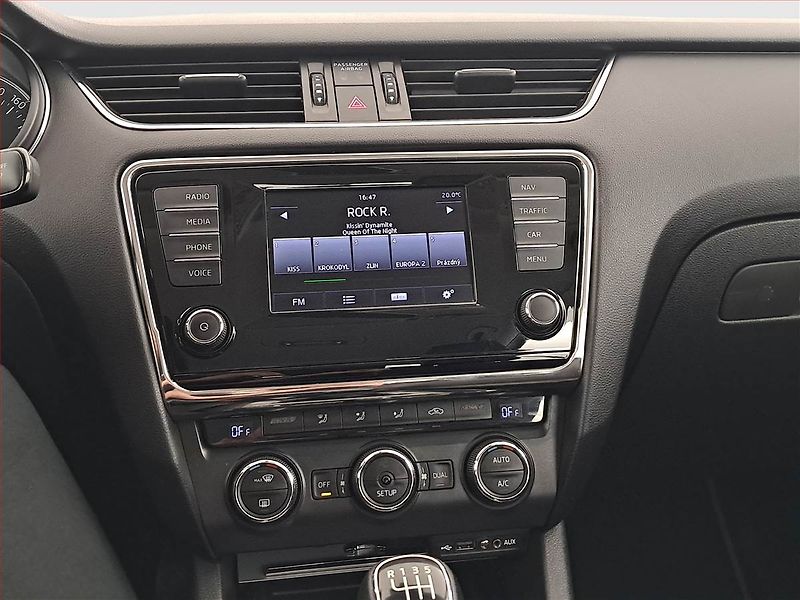 Škoda Octavia (2015) Elegance 2.0 TDI, Kůže, Navi - fotka 12 z 19