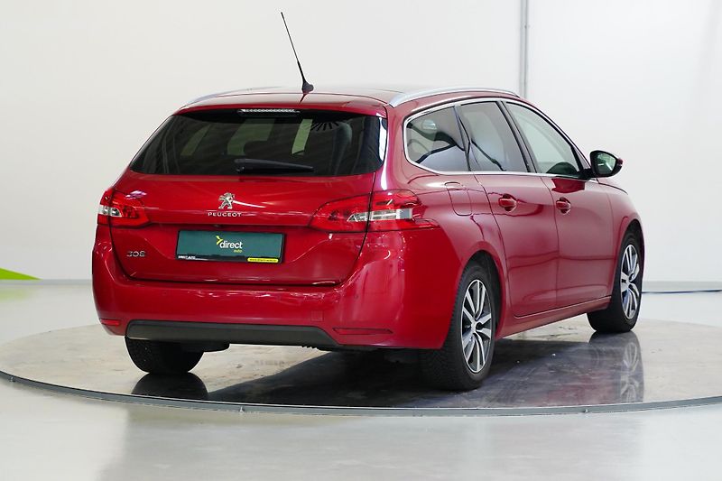 Peugeot 308 - fotka 2 z 27