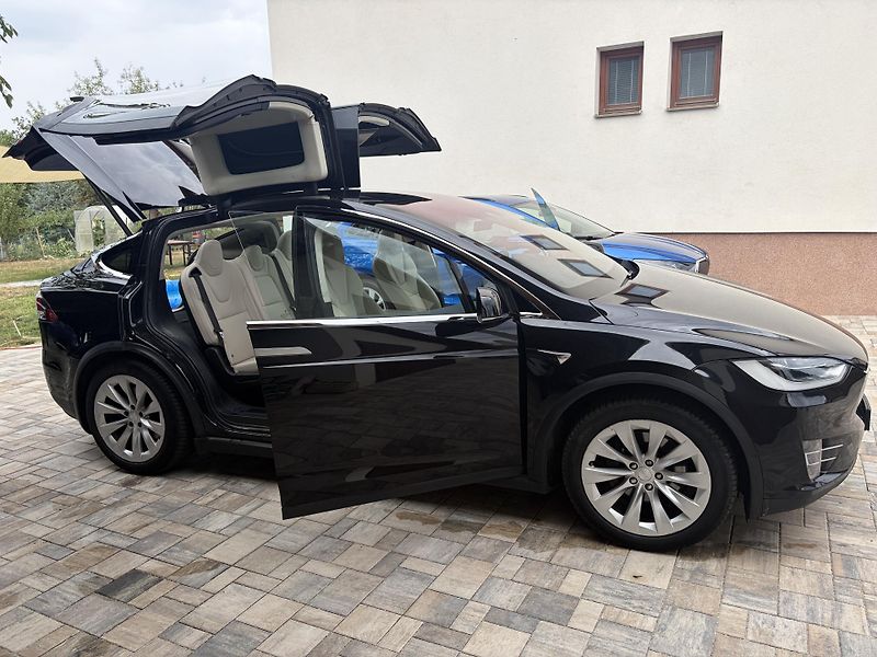 Tesla Model X (2018) 100D, MCU2, tazne,5mist - fotka 15 z 20