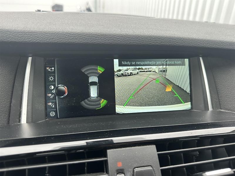 BMW X3 xDrive20d - fotka 10 z 13