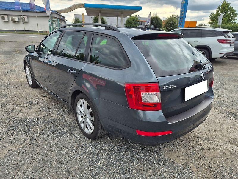 Škoda Octavia 1,6 TDI DSG 81kW, serviska - fotka 7 z 21