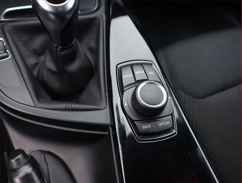 BMW Řada 3 (2015) 320 d xDrive, 4X4, Serv.kniha - fotka 17 z 19
