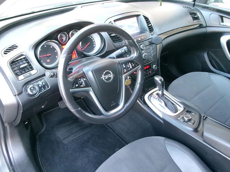 Opel Insignia (2012) 2,0CDTi AC NAVI TEMP AUT - fotka 8 z 28