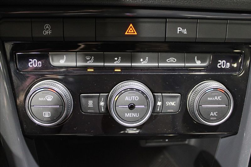 Volkswagen T-Roc 2,0 TDI 4motion Highline 1.maj - fotka 27 z 35