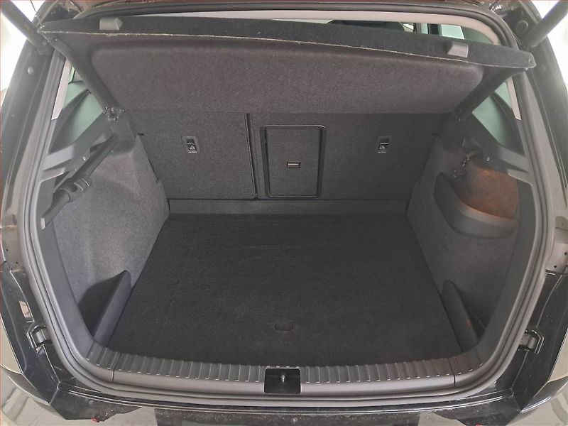 Škoda Karoq (2024) Fresh 2.0 TDI - fotka 13 z 20