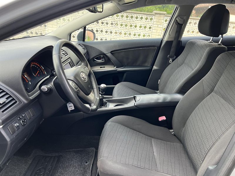 Toyota Avensis SOL 1.8 VVT-i NAVI KLIMA ALU - fotka 9 z 45