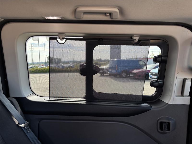 Ford Tourneo Custom 2,0 mHEV 136kW Titanium L2 - fotka 19 z 41