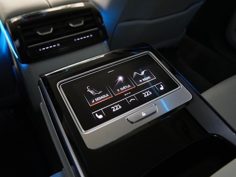 Audi S8 - fotka 28 z 30