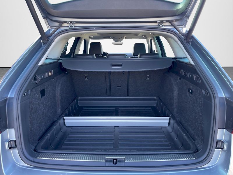Škoda Superb (2018) L&K 2.0 TDI 140kW DSG 4x4 Comb - fotka 31 z 35