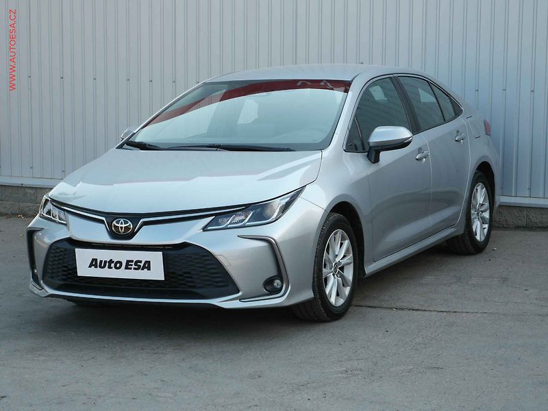 Toyota Corolla (2024) 1.5 VVT-i, 2.maj,ČR, Navi - fotka 3 z 19