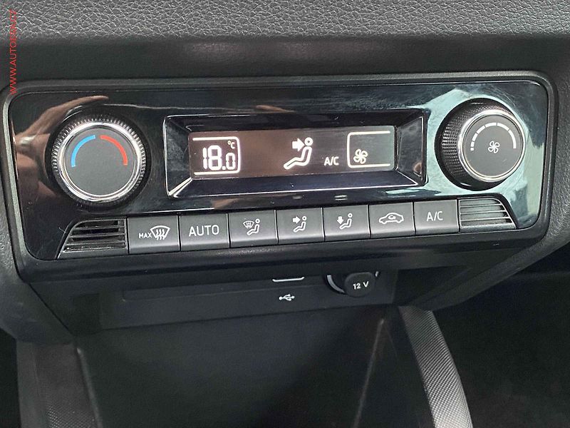 Škoda Fabia (2019) 1.0 TSi, Style, DSG - fotka 15 z 18