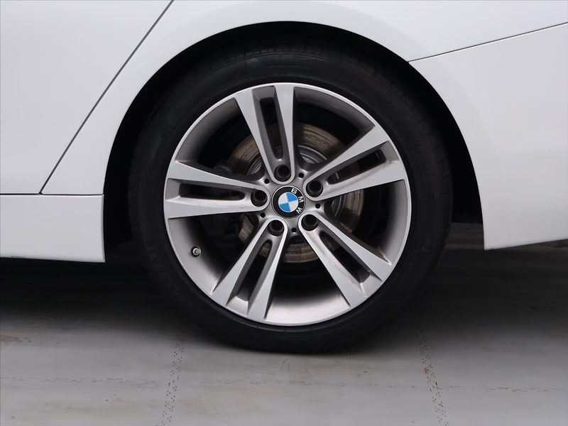 BMW Řada 4 2,0 30i 185kW Grand Coupe DPH - fotka 25 z 32