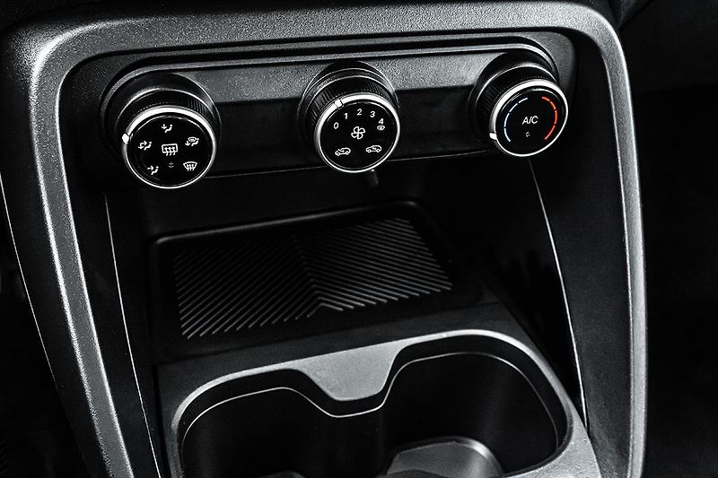 Citroën C3 (2026) 1,2 PLUS Turbo 100k Manual - fotka 16 z 19