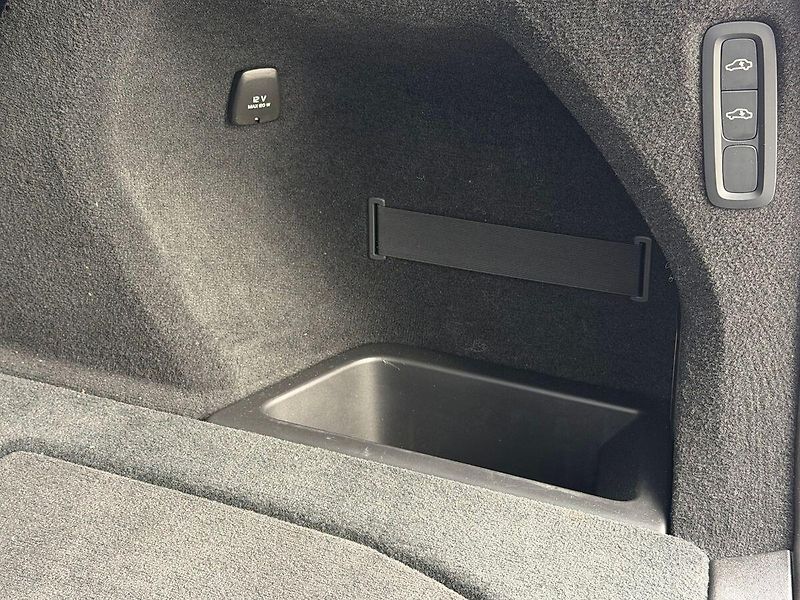 Volvo XC90 T8 PLUS, VZDUCH, 360°, 335kW - fotka 15 z 24