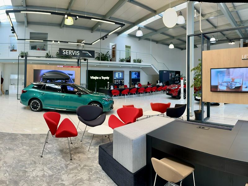 Toyota Corolla (2024) TS 1.8 HEV STYLE - fotka 18 z 18