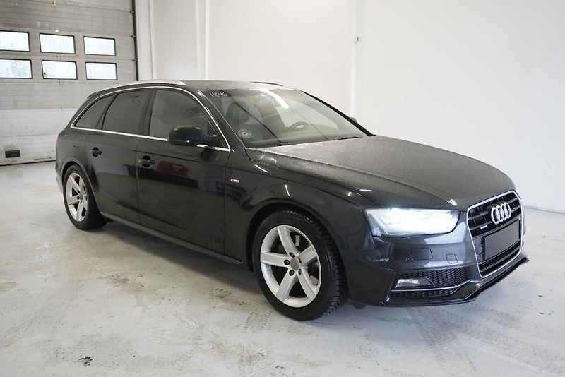 Audi A4 2.0 TFSI 162kW QUATTRO S-LINE - fotka 3 z 27