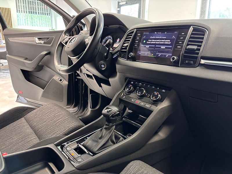 Škoda Karoq SPORTLINE 1.5 TSI 110kw - fotka 31 z 32