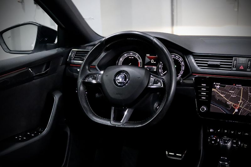 Škoda Superb 3 2.0 TSI 162 kW DSG Sportline - fotka 18 z 48