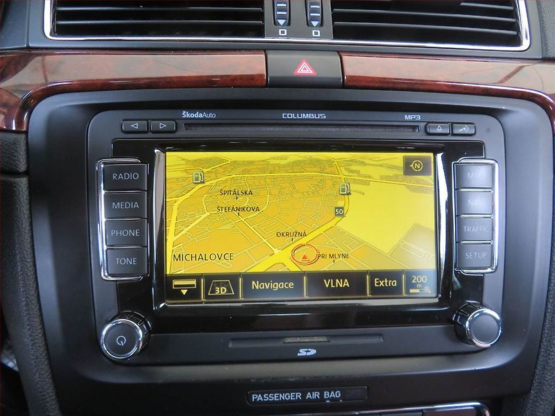 Škoda Superb (2010) Elegance 2.0 TDI, Navi, Xenony - fotka 13 z 16
