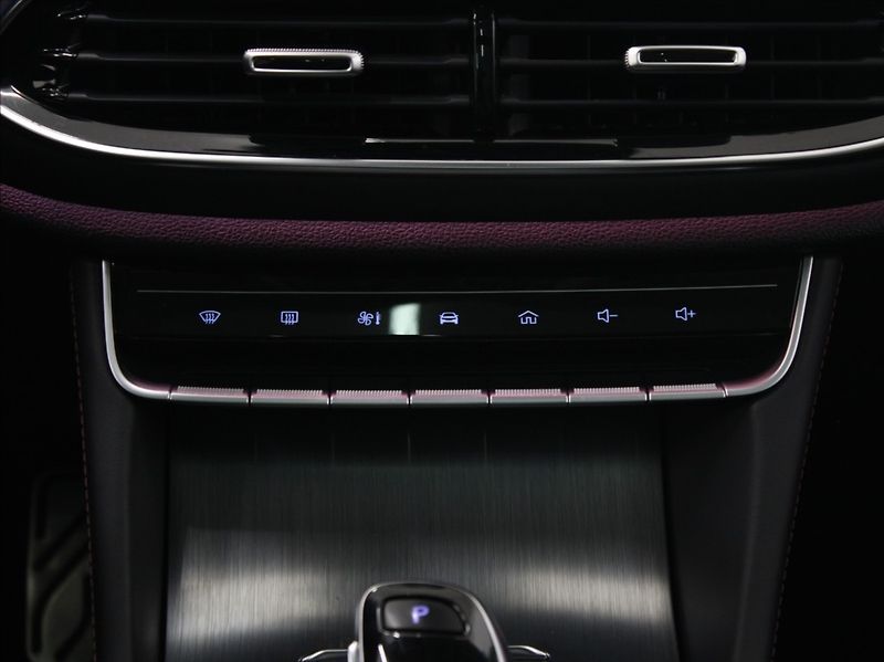 MG EHS 1,5 PHEV 190kW Exclusive PANO - fotka 16 z 28