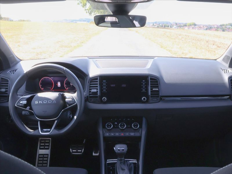Škoda Karoq 2,0 2.0 TDI Sportline 4x4 DSG - fotka 17 z 35