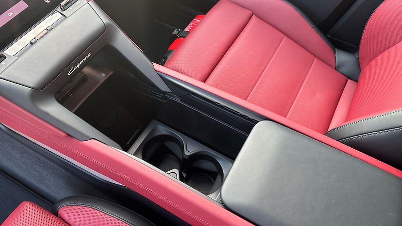 Porsche Cayenne Turbo Electric - fotka 22 z 25