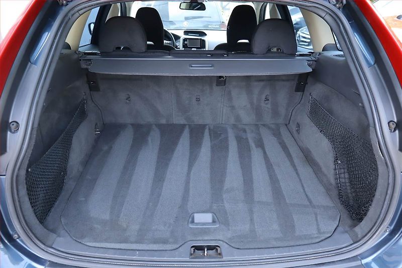 Volvo XC60 (2009) D3, 4X4, Navi, Tempomat - fotka 14 z 19