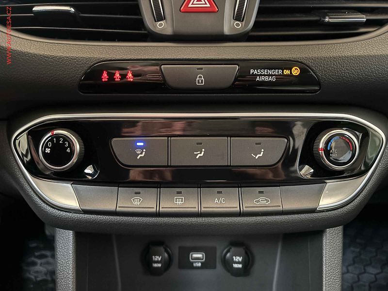 Hyundai i30 (2022) 1.0T-GDI, 1.maj,ČR, servis - fotka 14 z 15