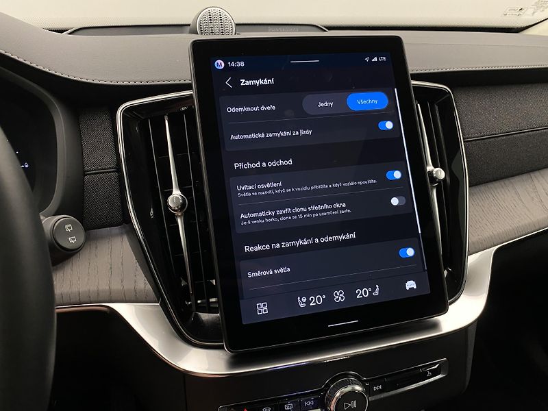 Volvo XC90 T8 RECHARGE BRIGHT ULTRA 7míst - fotka 59 z 70