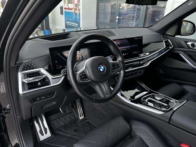 BMW X5 xDrive 30d M-Sport - fotka 13 z 35