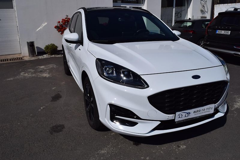 Ford Kuga (2022) 2.5 DURATEC PHEV 112kw e-CVT - fotka 4 z 50