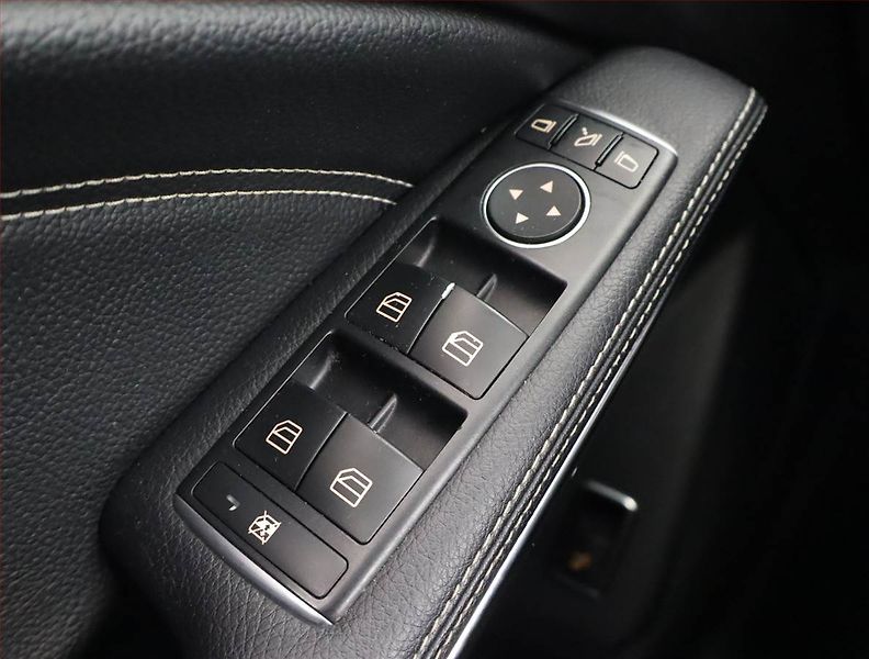 Mercedes-Benz GLA (2018) 180 d, Automat, Serv.kniha - fotka 14 z 23