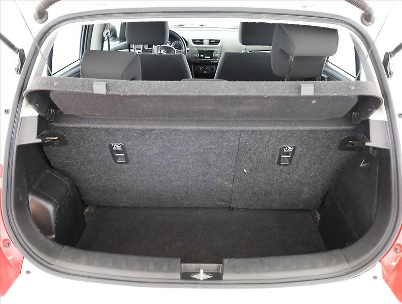 Suzuki Swift (2017) 1.2, Serv.kniha, Tempomat - fotka 11 z 14