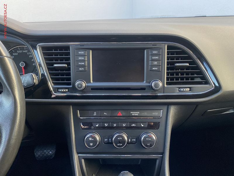 Seat Leon (2014) 2.0TDi, Style, DSG, LED - fotka 12 z 18