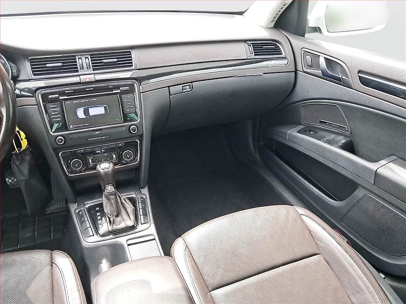 Škoda Superb (2013) Laurin&Klement 2.0 TDI - fotka 7 z 18