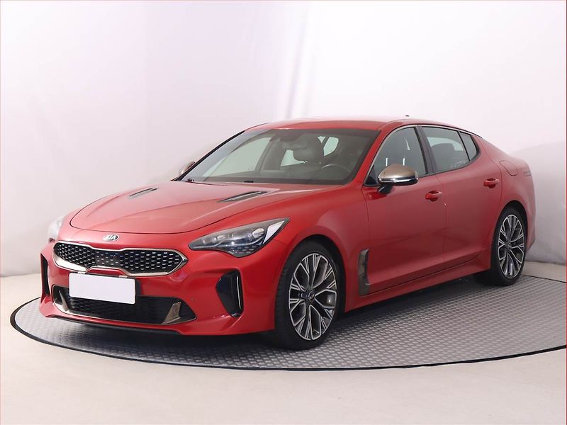 Kia Stinger (2019) 2.0 T-GDI, Automat, Kůže, Navi - fotka 2 z 23