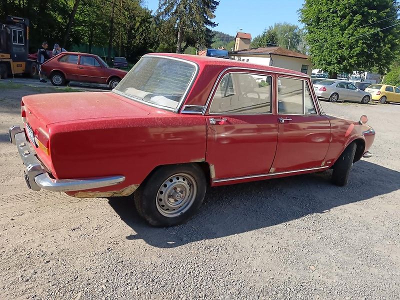 Alfa Romeo Ostatní (1973) Berlina 2000 - fotka 4 z 16