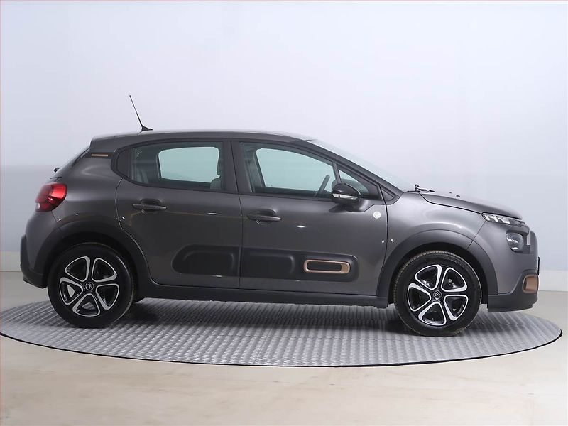Citroën C3 (2023) 1.2 PureTech, ČR,1.maj - fotka 6 z 19