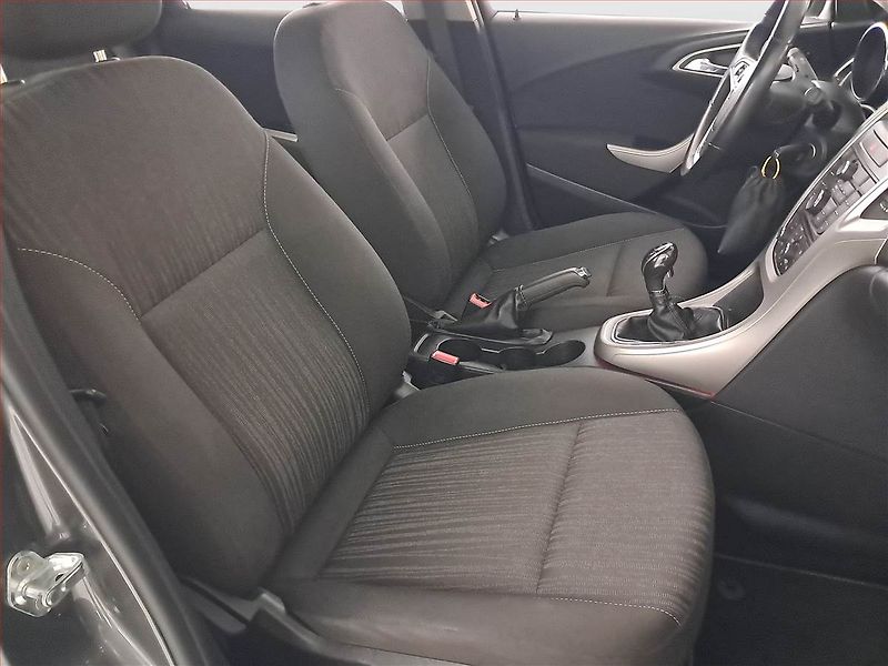 Opel Astra (2012) 1.6 16V, po STK, jezdí výborně - fotka 9 z 17