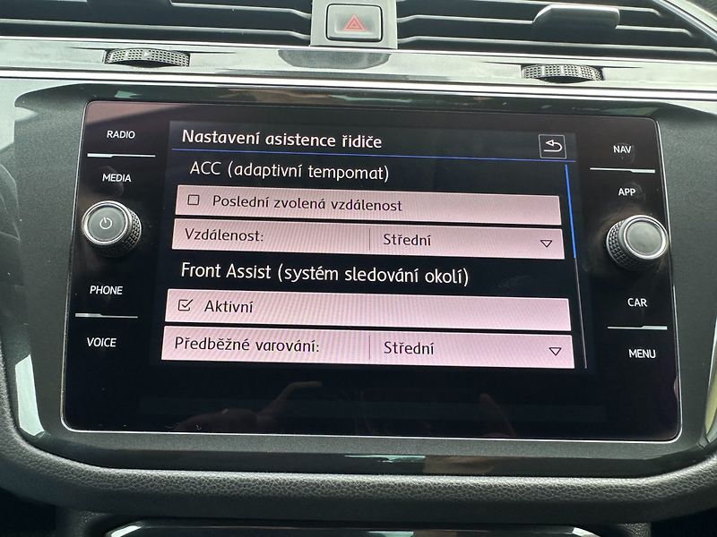 Volkswagen Tiguan 2.0 TDI 110kW/4x4/DSG/Navi - fotka 33 z 47