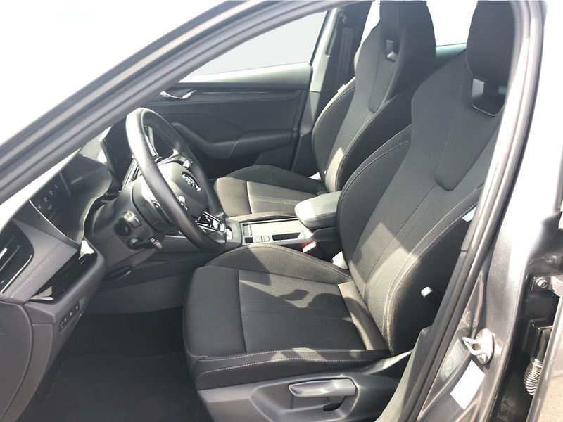 Škoda Octavia COMBI 2.0 TDi DSG 7 st. SPORTL - fotka 11 z 28