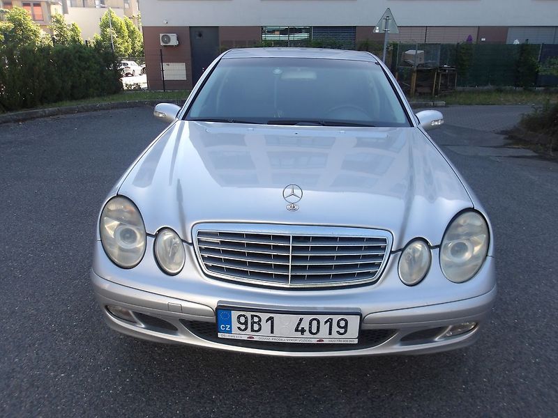 Mercedes-Benz Třídy E 2,2CDi - fotka 2 z 26
