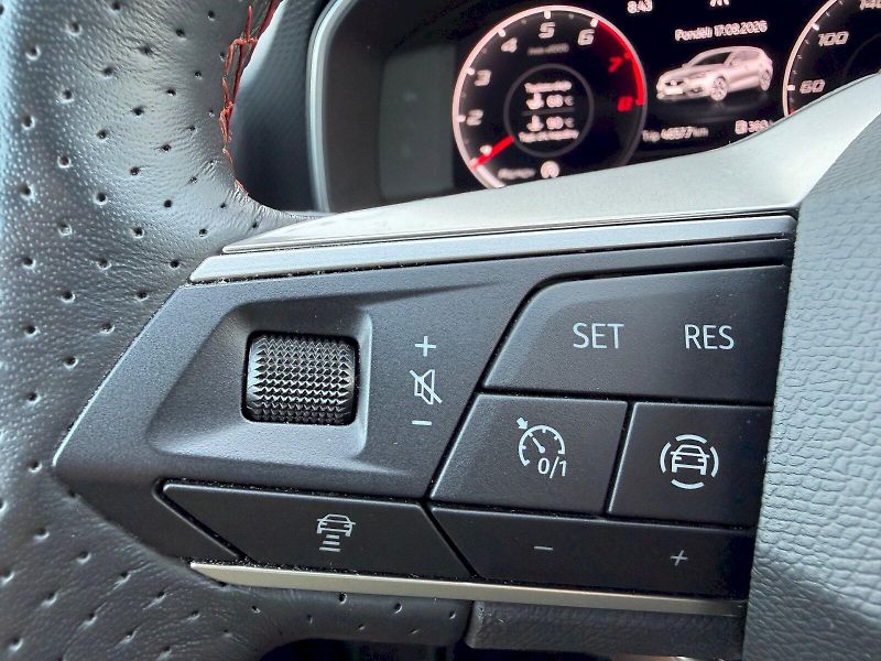 Seat Leon (2023) 1.5 TSI 96kW FR - fotka 11 z 35